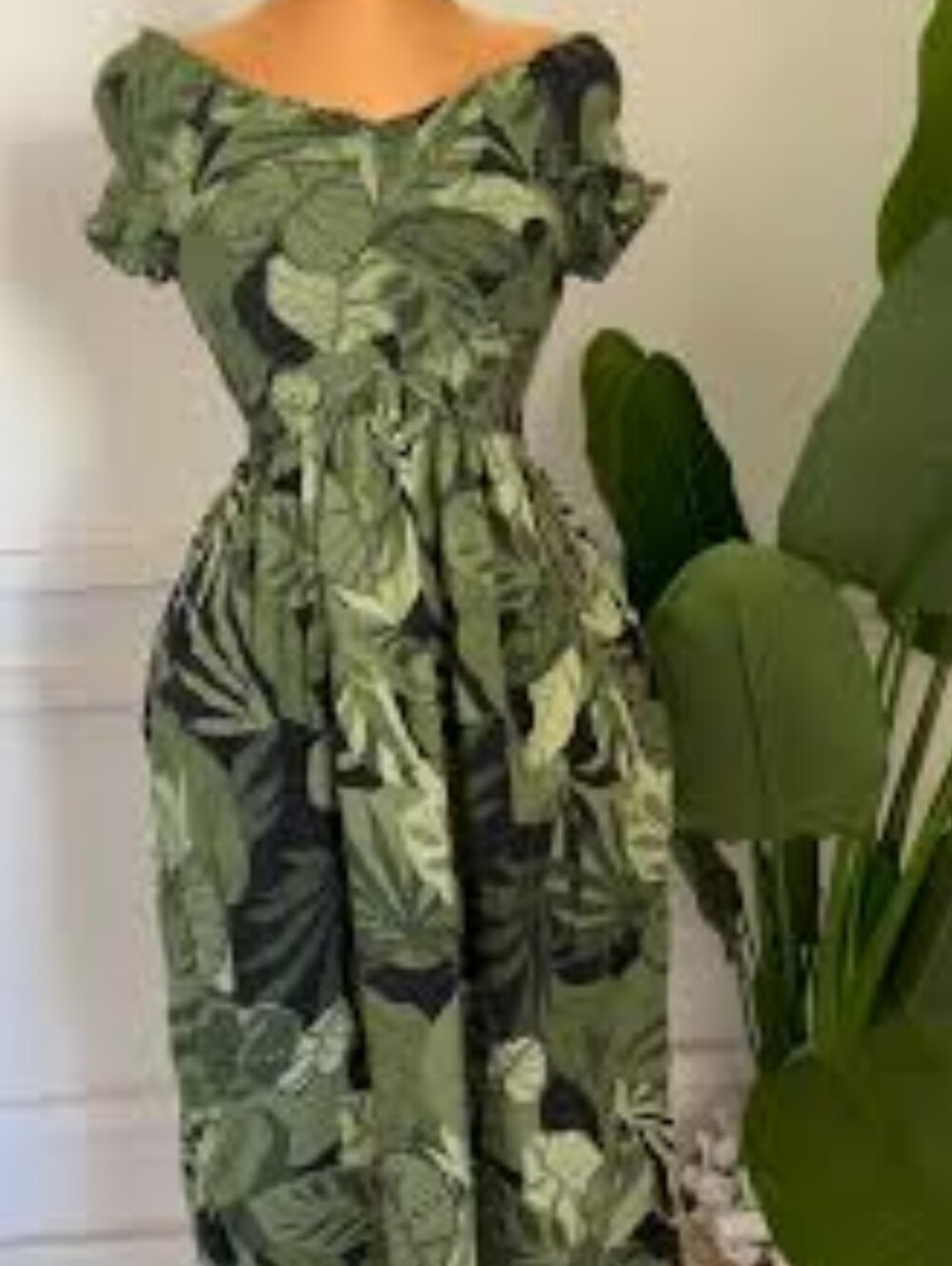 🌿🍒Jessica Simpson Green Tropical Leaf Off-Shoulder Maxi Dress Size Medium 🍒🌿